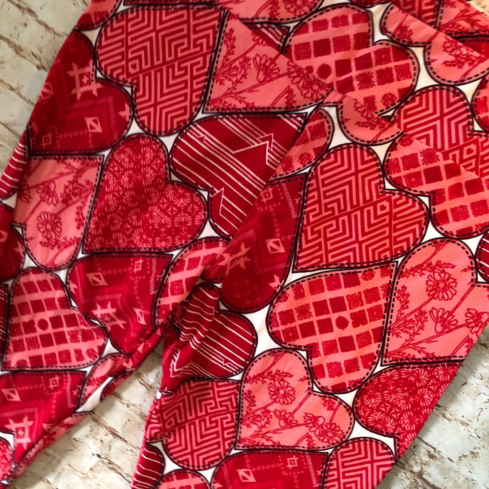 LulaRoe Heart Leggings TC